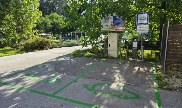 polnilnica vrtec Čriček
